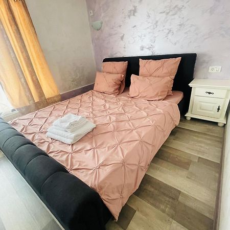 Urban Suites Iasi Bagian luar foto