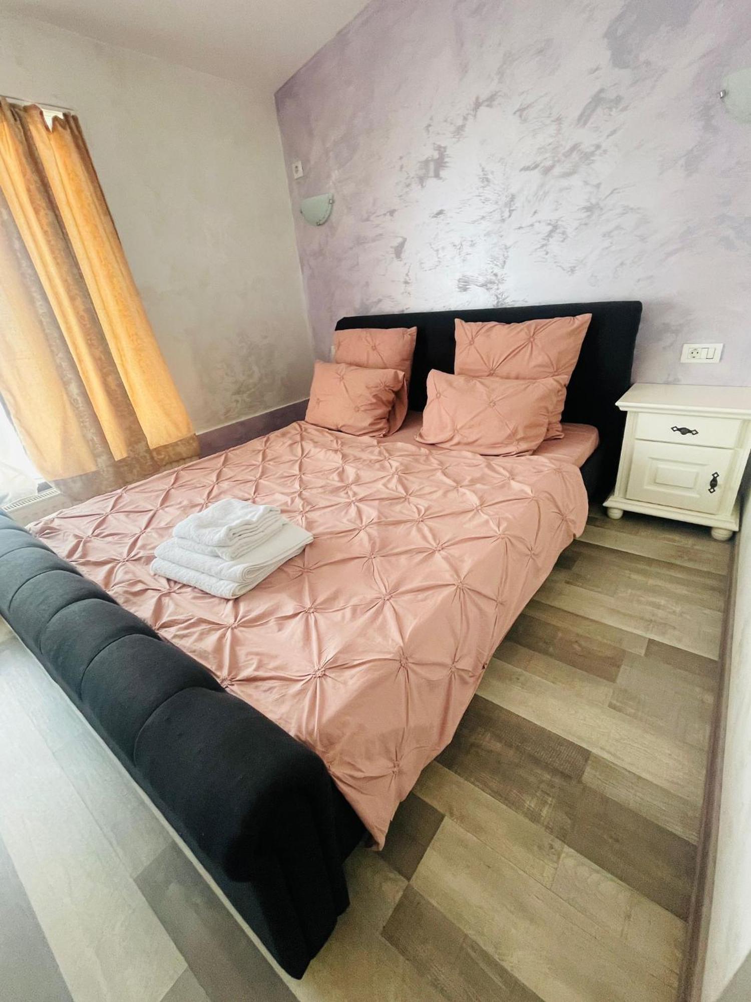 Urban Suites Iasi Bagian luar foto